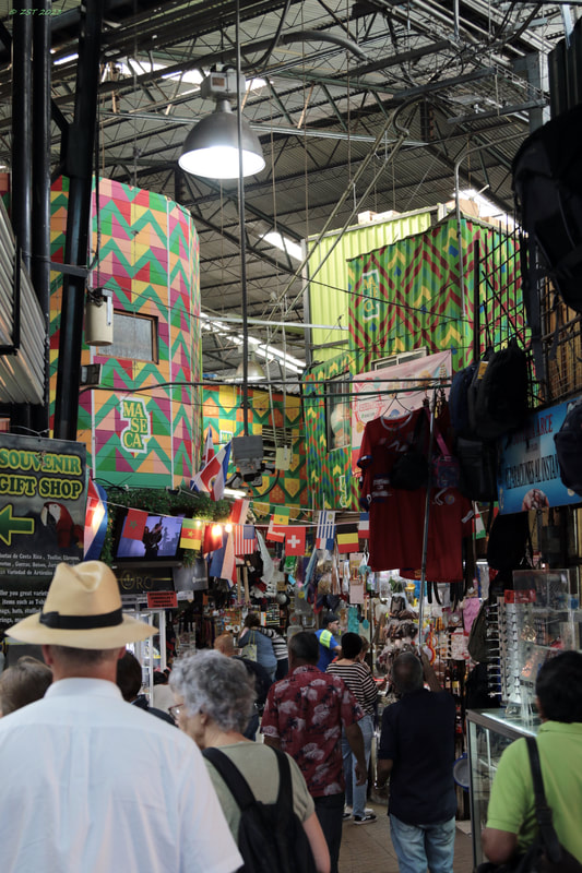 Costa Rica; vacation; tourism; travel; San José; Mercado Central; Cental Market;  shopping; foodstores; cafes; labyrinth