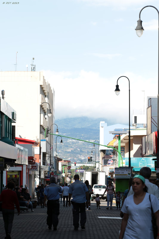 Costa Rica; vacation; tourism; travel; San José; mountains; Avenida Central